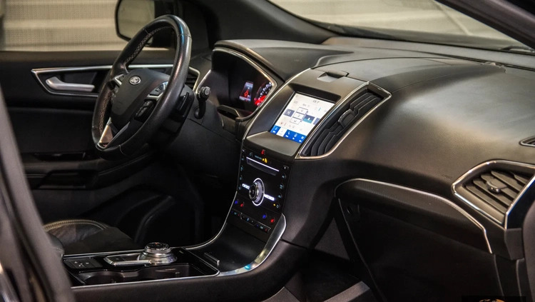 Ford EDGE cena 124900 przebieg: 65000, rok produkcji 2019 z Szczecin małe 667